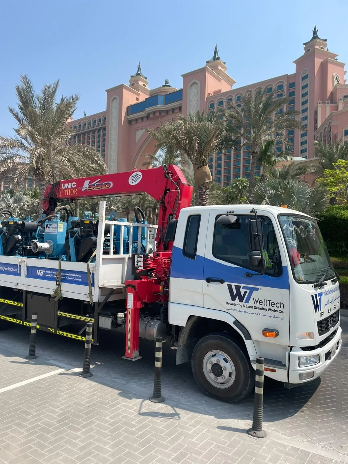 WellTech crane truck delivering pumps on the Palm